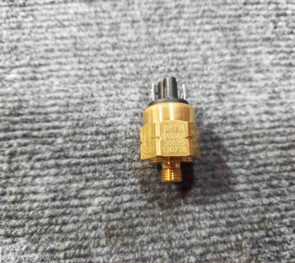 Cảm biến nhớt xe xúc lật Liugong hàng chính hãng