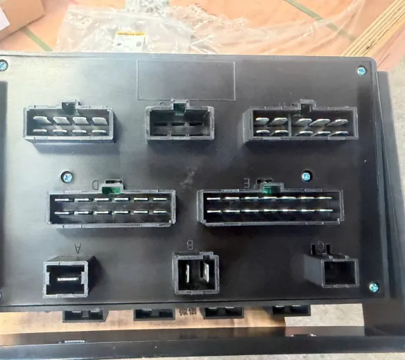 Hộp cầu chì xe xúc lật Lonking 862 mã 60403010079