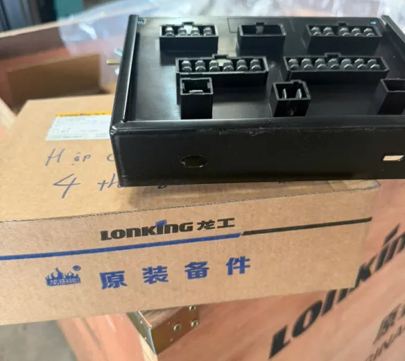 Hộp cầu chì xe xúc lật Lonking 862 mã 60403010079
