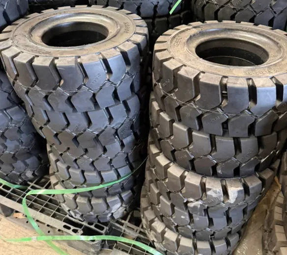 Lốp đặc 18x7-8 xe nâng Trung Quốc