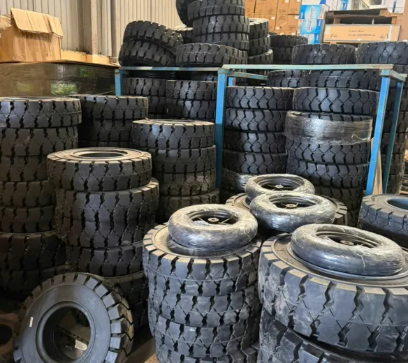 Lốp đặc 18x7-8 xe nâng Trung Quốc