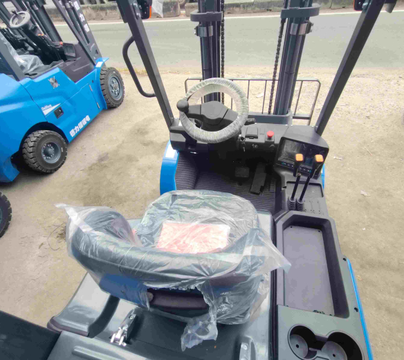 Xe nâng điện Delifork CPD3 3 tấn